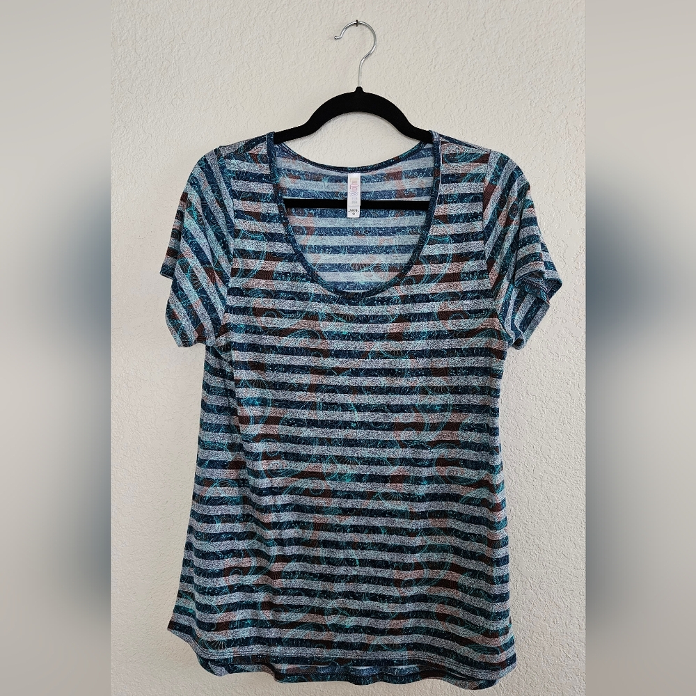 LuLaRoe Medium "Classic T" top